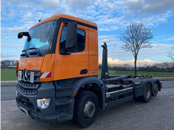 Camion plateau MERCEDES-BENZ