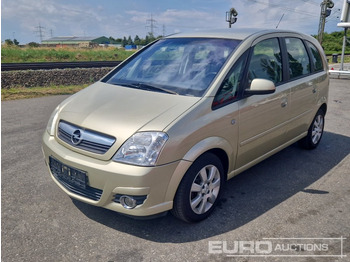 Voiture OPEL