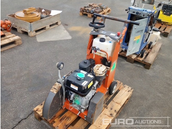 Travaux routiers HUSQVARNA