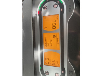 Tracteur agricole Fendt 724 Vario S4 Profi: photos 2 Tracteur agricole Fendt 724 Vario S4 Profi: photos 2