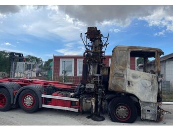 Camion grue Scania G490 TRIDEM CRANE AND HOOKLIFT / FIRE DAMAGE