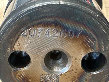 Moteur et pièces pour Camion VOLVO CAMSHAFT 20742607: photos 2