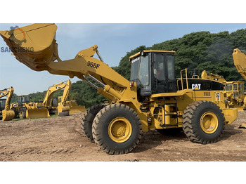 Chargeuse sur pneus CATERPILLAR 966F