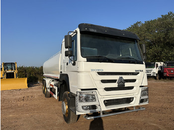Camion citerne SINOTRUK HOWO
