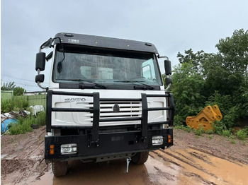 Camion benne pour transport de matériaux granulaires SINOTRUK HOWO 371 with Bumper: photos 5