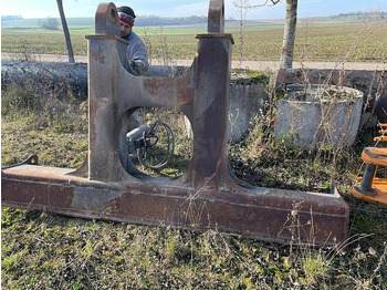 Engins de chantier CASE