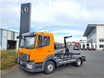 Camion ampliroll MERCEDES-BENZ Atego 818