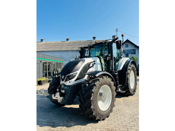 Tracteur agricole VALTRA T174