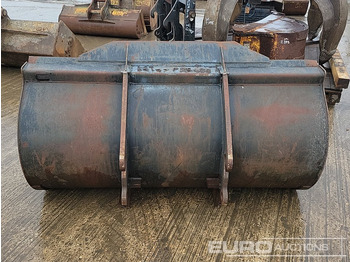 Godet 70" Loading Bucket to suit Telehandler: photos 4