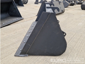 Godet neuf 90" Loading Bucket to suit Telehandler: photos 4 Godet neuf 90" Loading Bucket to suit Telehandler: photos 4