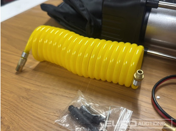 Équipement de garage Unused 12Volt 150PSI Twin Cylinder Air Compressor, Extension Tube, Adaptor Nozzles: photos 4 Équipement de garage Unused 12Volt 150PSI Twin Cylinder Air Compressor, Extension Tube, Adaptor Nozzles: photos 4