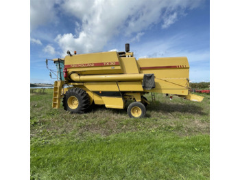 Moissonneuse-batteuse New Holland TX 30: photos 4