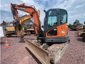 Mini pelle Doosan DX 85R-3: photos 2
