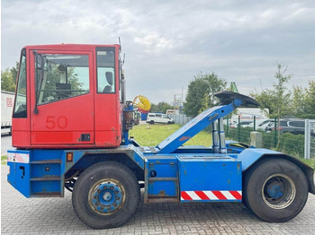 Tracteur portuaire