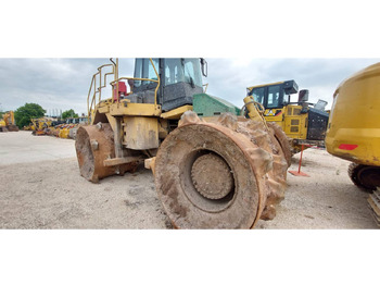 Bulldozer CATERPILLAR