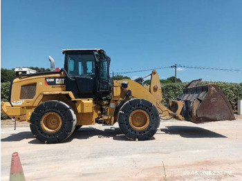 Chargeuse sur pneus CATERPILLAR 930M