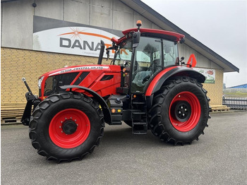 Tracteur agricole ZETOR