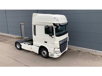 Tracteur routier DAF XF 530