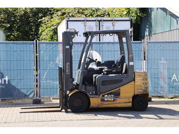 Chariot élévateur électrique CATERPILLAR