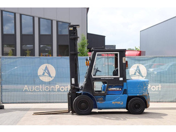 Chariot élévateur diesel CATERPILLAR DP