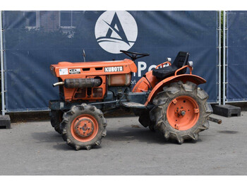 Tracteur agricole Kubota B7001