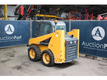 Chargeuse sur pneus Mustang R135: photos 3 Chargeuse sur pneus Mustang R135: photos 3