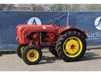 Tracteur enjambeur Porsche A122