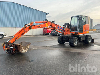 Pelle sur pneus HITACHI