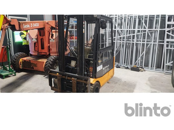 Chariot élévateur STILL R20