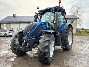 Tracteur agricole VALTRA