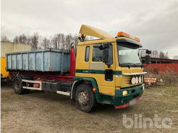 Camion ampliroll VOLVO FL6