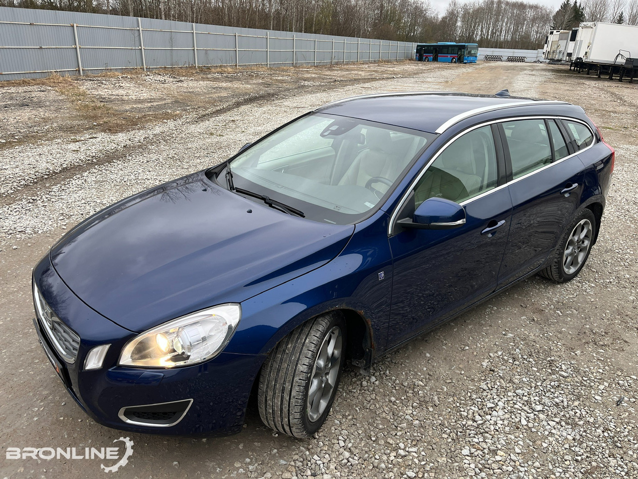 2011 Volvo V60 1.6 84kW Low mileage - Voiture: photos 5 2011 Volvo V60 1.6 84kW Low mileage - Voiture: photos 5