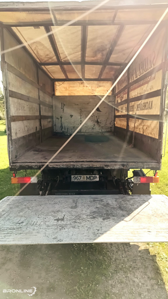 Mercedes-Benz Vario 812 4x2 tent box + lift N2 - Camion à rideaux coulissants: photos 4 Mercedes-Benz Vario 812 4x2 tent box + lift N2 - Camion à rideaux coulissants: photos 4