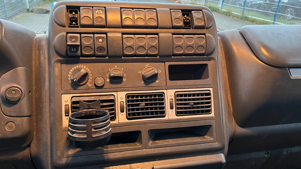Utilitaire plateau Iveco Eurocargo ML 80E18 Pritsche: photos 8