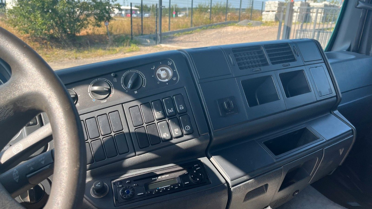 Utilitaire plateau MAN TGL 8.180 4x2 Kran Hiab Tempomat MAN TGL 8.180 4x2 Kran Hiab Tempomat: photos 8 Utilitaire plateau MAN TGL 8.180 4x2 Kran Hiab Tempomat MAN TGL 8.180 4x2 Kran Hiab Tempomat: photos 8