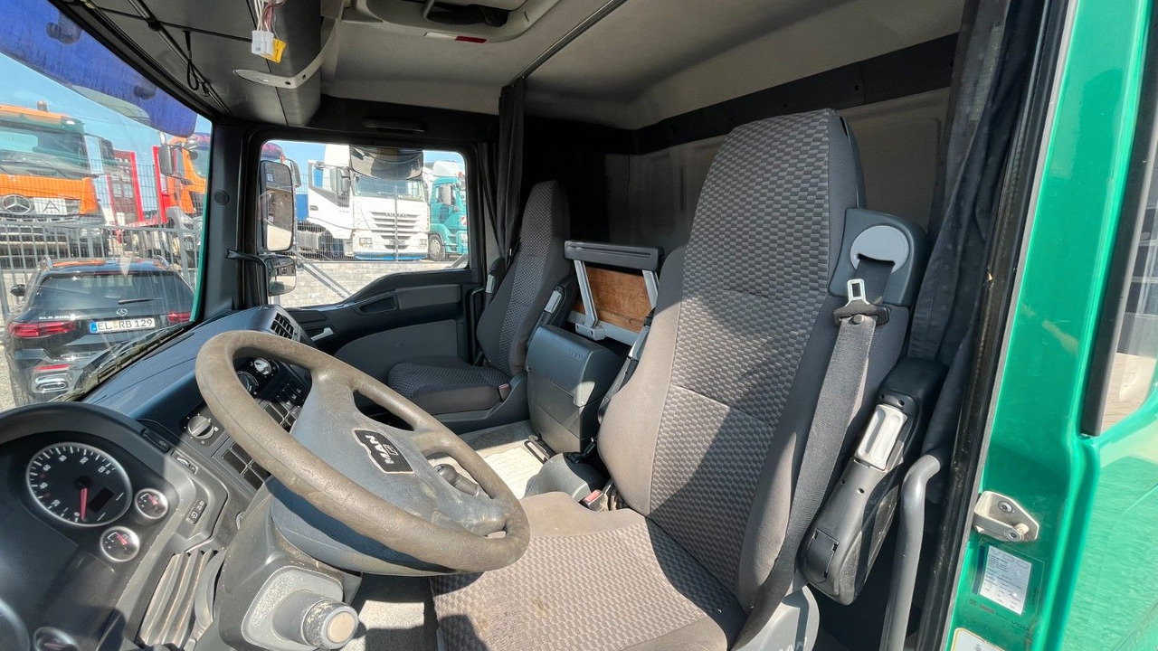 Utilitaire plateau MAN TGL 8.180 4x2 Kran Hiab Tempomat MAN TGL 8.180 4x2 Kran Hiab Tempomat: photos 6 Utilitaire plateau MAN TGL 8.180 4x2 Kran Hiab Tempomat MAN TGL 8.180 4x2 Kran Hiab Tempomat: photos 6