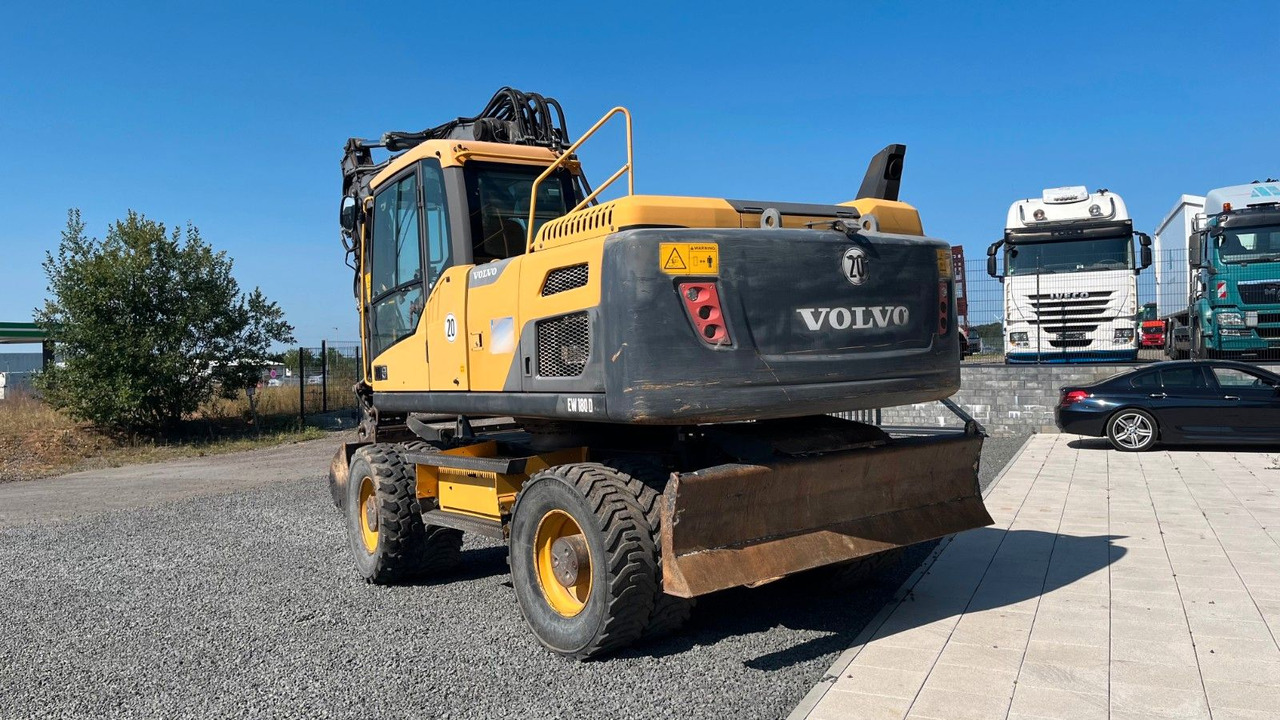 Volvo EW180D 20500 Kg Verstellausleger OilQuick - Pelle sur pneus: photos 4 Volvo EW180D 20500 Kg Verstellausleger OilQuick - Pelle sur pneus: photos 4