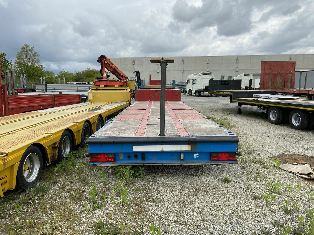 3 Achs Satteltieflader Platofür Fertigteile ode - Semi-remorque surbaissé: photos 3 3 Achs Satteltieflader Platofür Fertigteile ode - Semi-remorque surbaissé: photos 3