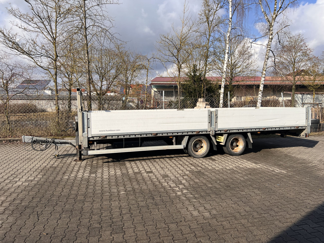 Humbaur HBTZ 137224  14,4 t Tandem- Pritschenanhänger- Tieflader - Remorque porte-engin surbaissée: photos 1 Humbaur HBTZ 137224  14,4 t Tandem- Pritschenanhänger- Tieflader - Remorque porte-engin surbaissée: photos 1