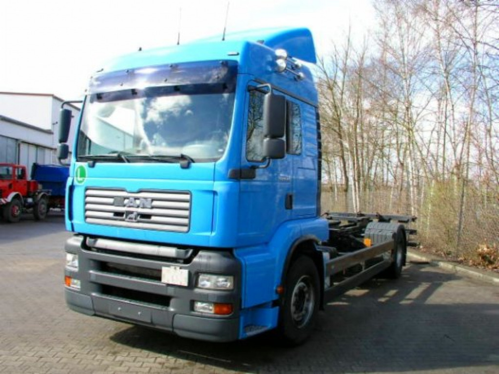 MAN TGA 02 18.410 TGA2 Achs BDF- LKW - Camion porte-conteneur/ Caisse mobile: photos 2 MAN TGA 02 18.410 TGA2 Achs BDF- LKW - Camion porte-conteneur/ Caisse mobile: photos 2