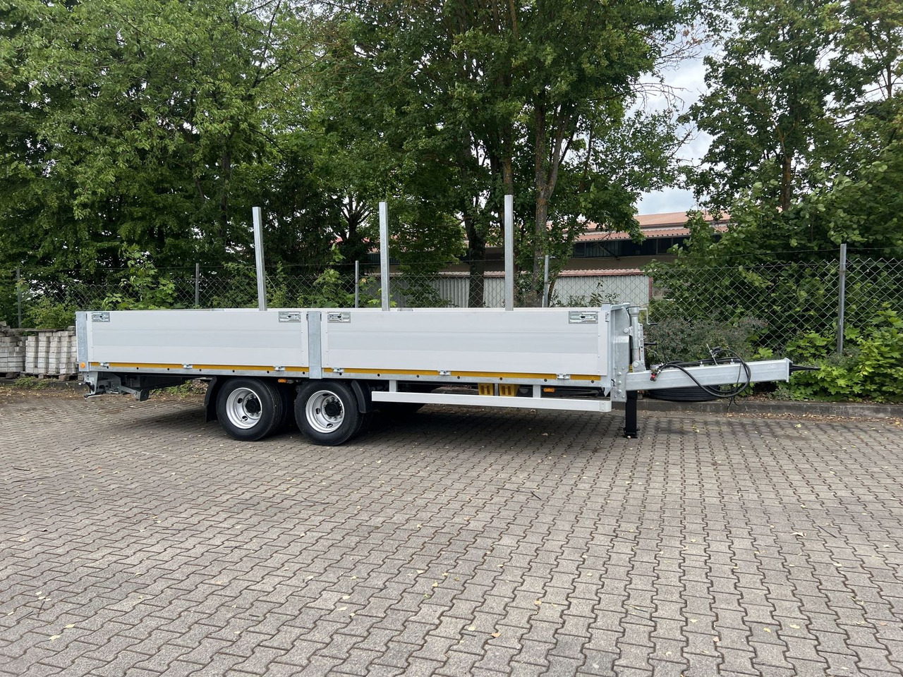 Remorque porte-engin surbaissée Möslein  14,4 t Tandem- Pritschenanhänger- Tieflader