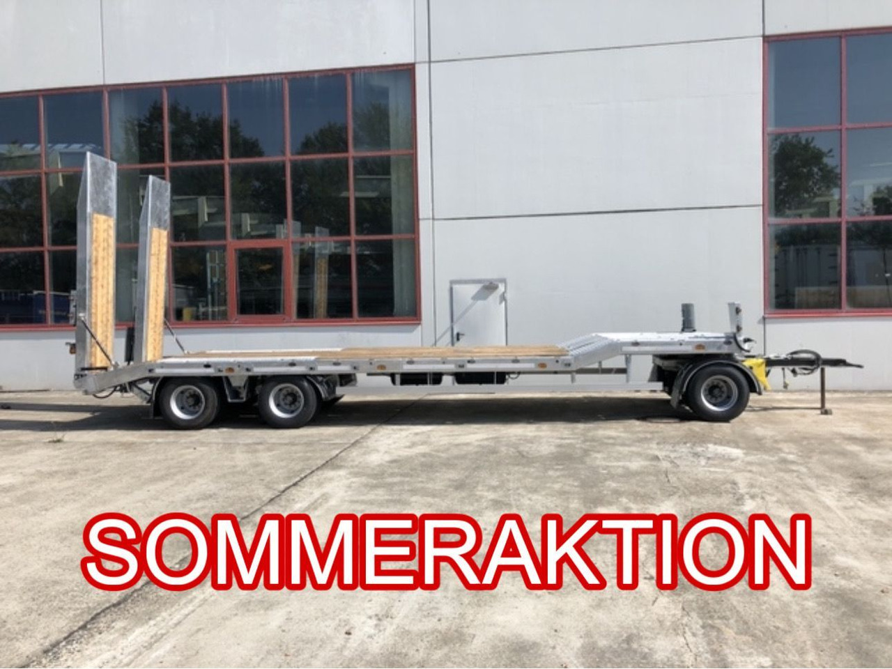 Möslein 3 Achs Tieflader- Anhänger, Luftgefedert, Verbr - Remorque porte-engin surbaissée: photos 1 Möslein 3 Achs Tieflader- Anhänger, Luftgefedert, Verbr - Remorque porte-engin surbaissée: photos 1