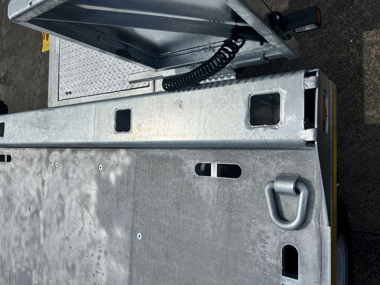 Remorque porte-engin surbaissée pour transport de équipements lourds neuf Möslein T 3-8,20 P VB H1 3 Achs Tieflader mit gerader Ladefläche 8,20 m, Neufahrzeug: photos 13 Remorque porte-engin surbaissée pour transport de équipements lourds neuf Möslein T 3-8,20 P VB H1 3 Achs Tieflader mit gerader Ladefläche 8,20 m, Neufahrzeug: photos 13