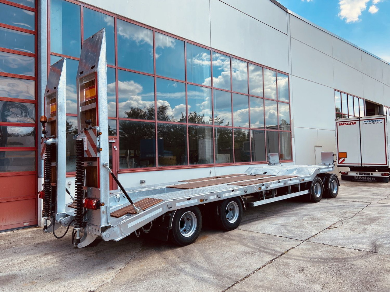 Möslein T 4 VB F 4 Achs Tieflader- Anhänger, Neufahrzeug - Remorque porte-engin surbaissée: photos 3 Möslein T 4 VB F 4 Achs Tieflader- Anhänger, Neufahrzeug - Remorque porte-engin surbaissée: photos 3