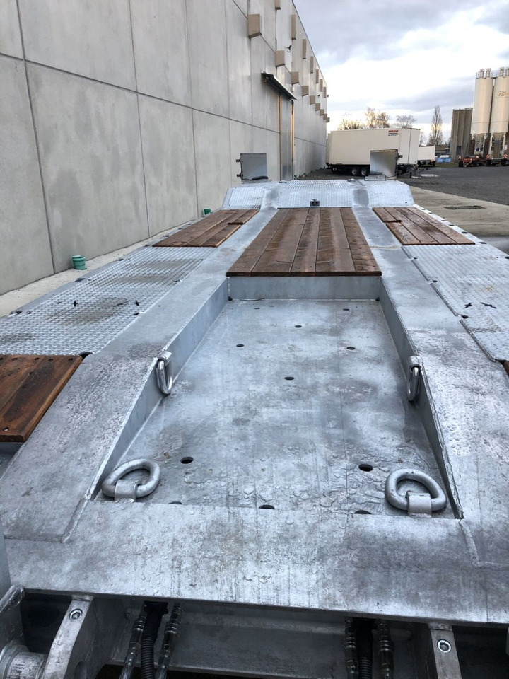 Möslein T 4 VB H1 neuer 4 Achs Tieflader hydraulischen Rampen - Remorque porte-engin surbaissée: photos 2 Möslein T 4 VB H1 neuer 4 Achs Tieflader hydraulischen Rampen - Remorque porte-engin surbaissée: photos 2