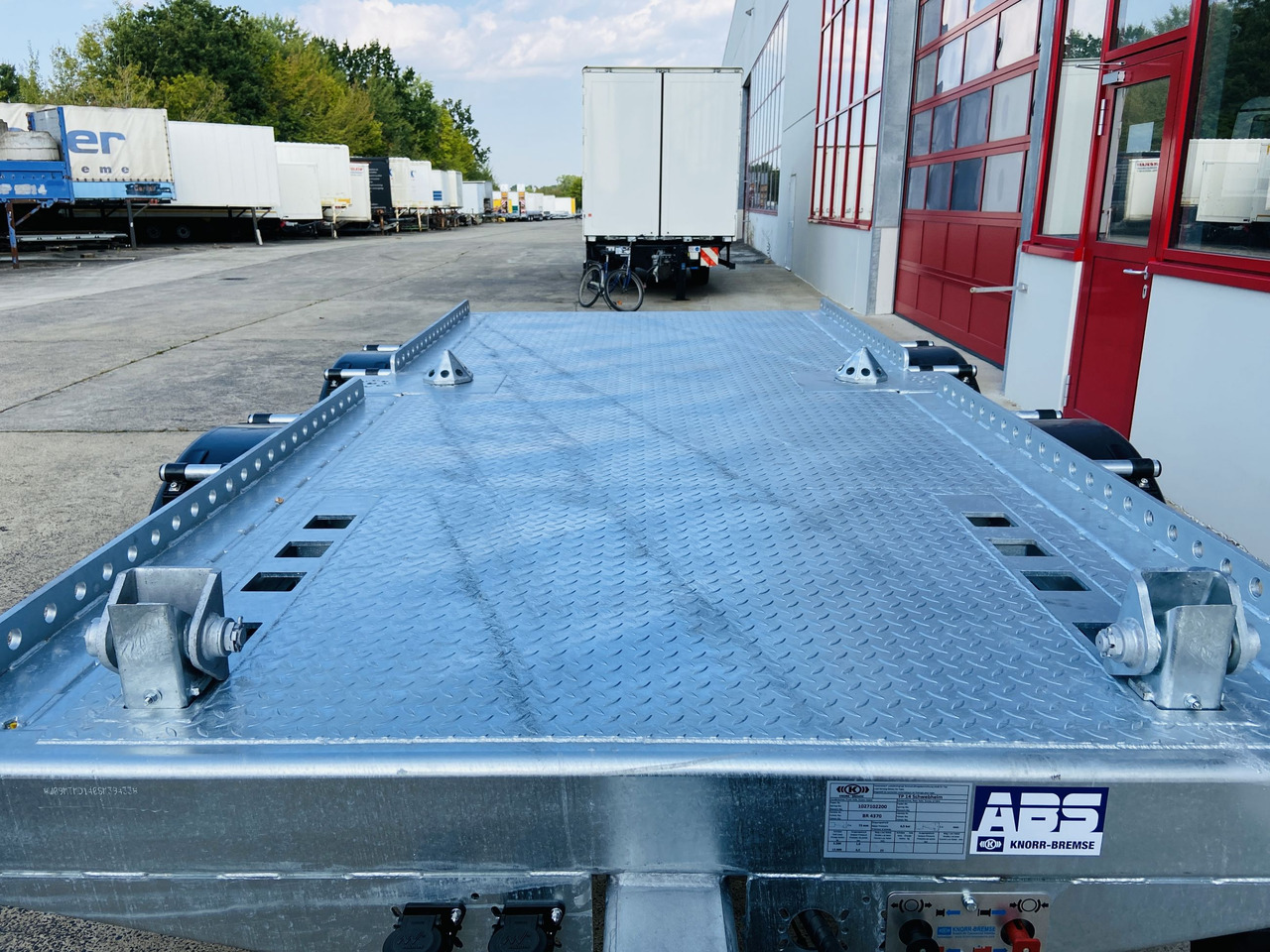 Möslein TMH 2 14 t Tandem- Absetzmuldenanhänger,geschlossenen BodenNeufahrzeug - Remorque plateau: photos 5 Möslein TMH 2 14 t Tandem- Absetzmuldenanhänger,geschlossenen BodenNeufahrzeug - Remorque plateau: photos 5