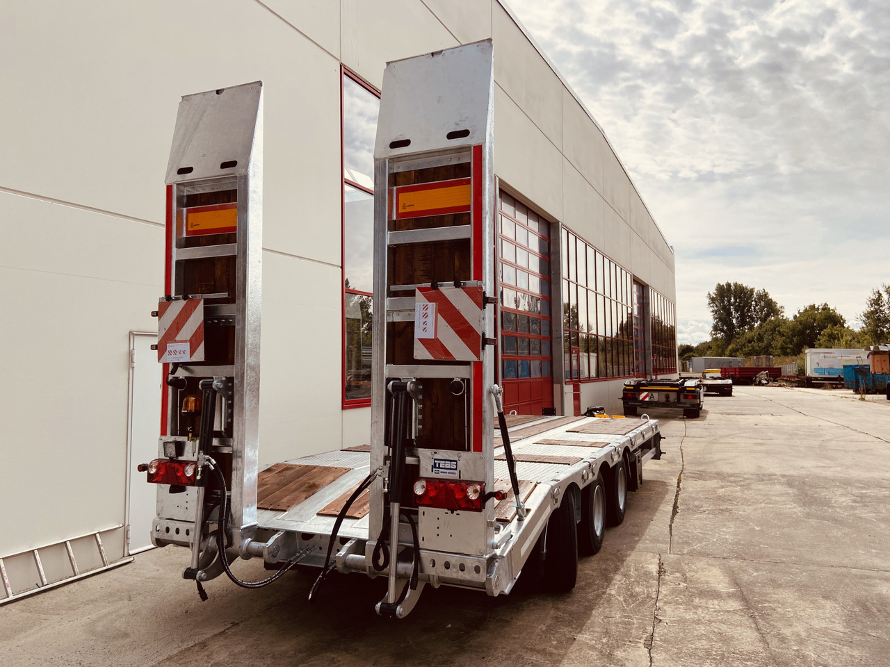 Remorque porte-engin surbaissée pour transport de équipements lourds neuf Möslein TT 31 31 t GG Tridem- Tieflader 3 Achs, gelenktNeufahrzeug: photos 9 Remorque porte-engin surbaissée pour transport de équipements lourds neuf Möslein TT 31 31 t GG Tridem- Tieflader 3 Achs, gelenktNeufahrzeug: photos 9