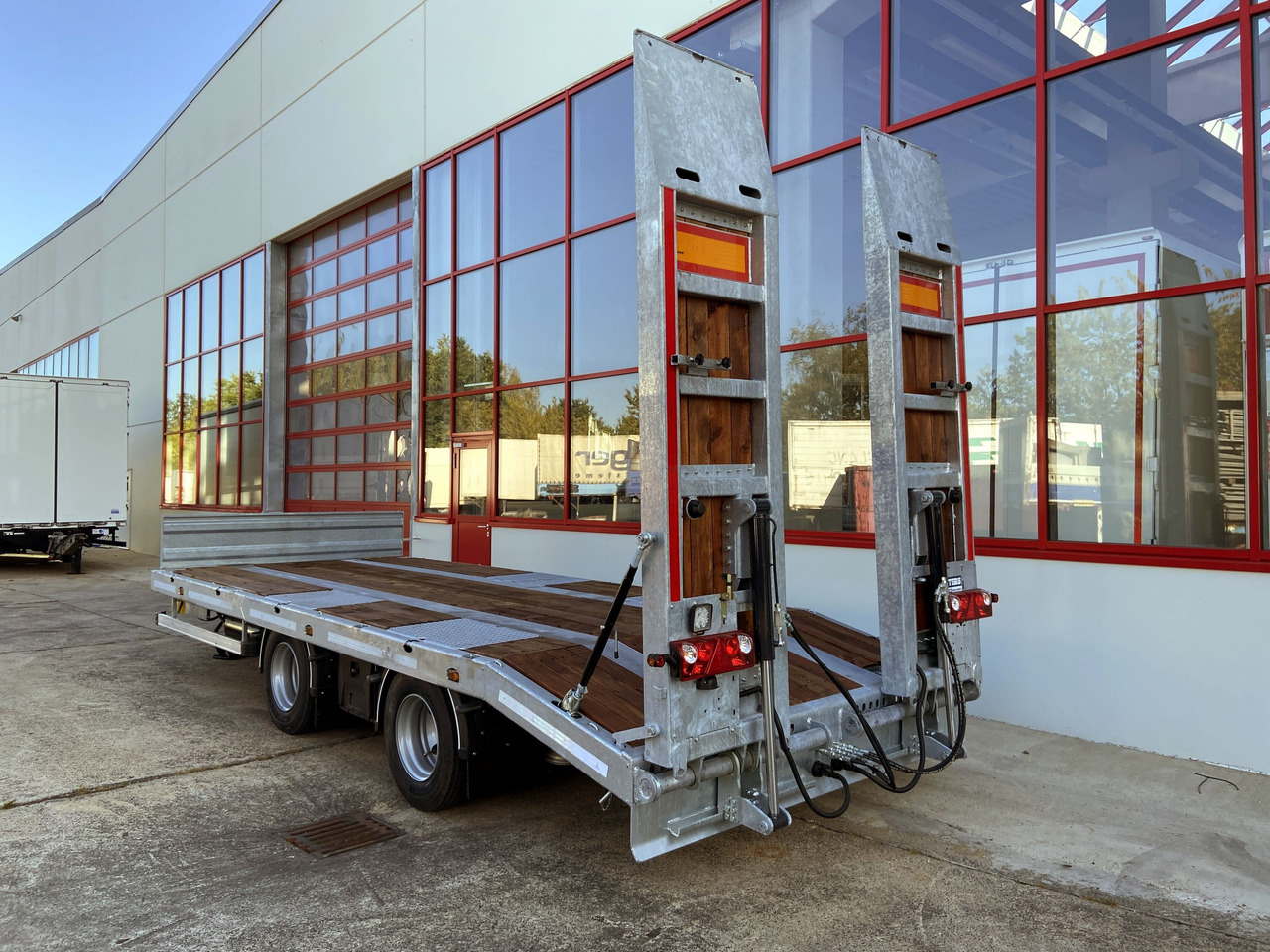 Möslein TT21-7,2 Hydr 21 t Tandemtieflader, hydr. Rampen, NEU - Remorque porte-engin surbaissée: photos 3 Möslein TT21-7,2 Hydr 21 t Tandemtieflader, hydr. Rampen, NEU - Remorque porte-engin surbaissée: photos 3