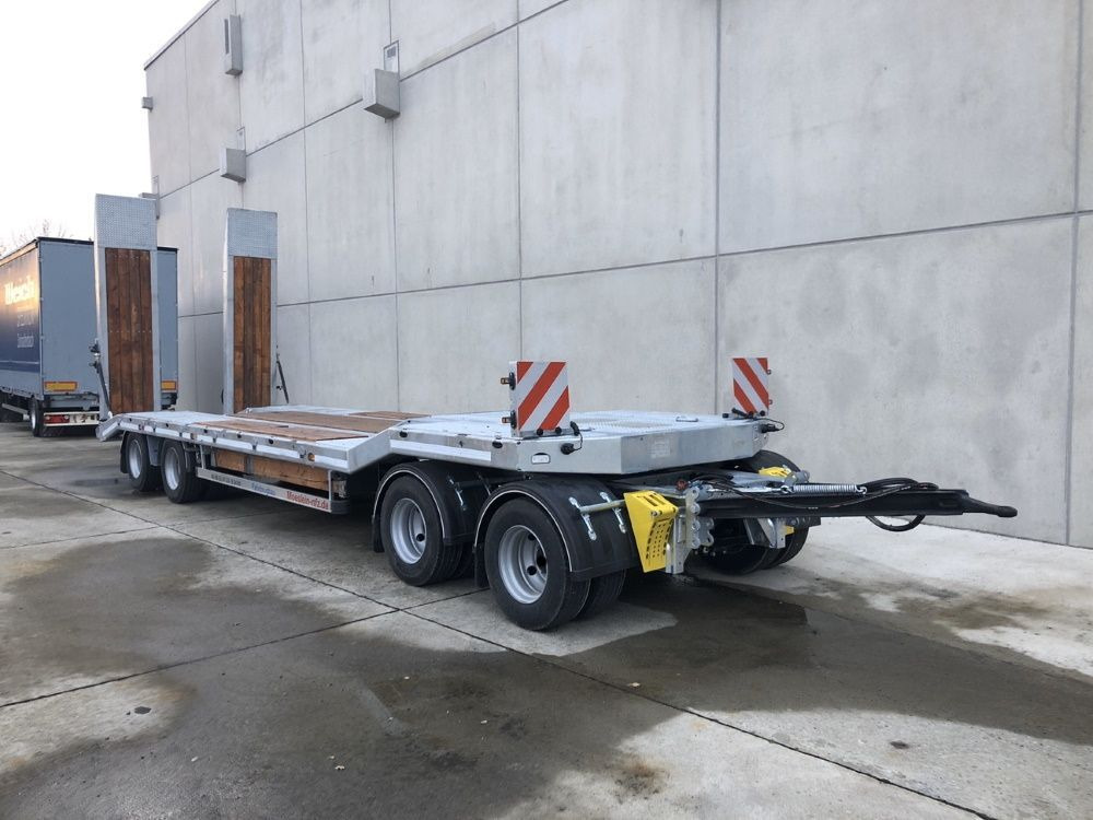 Möslein neuer 4 Achs Tieflader hydraulischen Rampen - Remorque porte-engin surbaissée: photos 3 Möslein neuer 4 Achs Tieflader hydraulischen Rampen - Remorque porte-engin surbaissée: photos 3