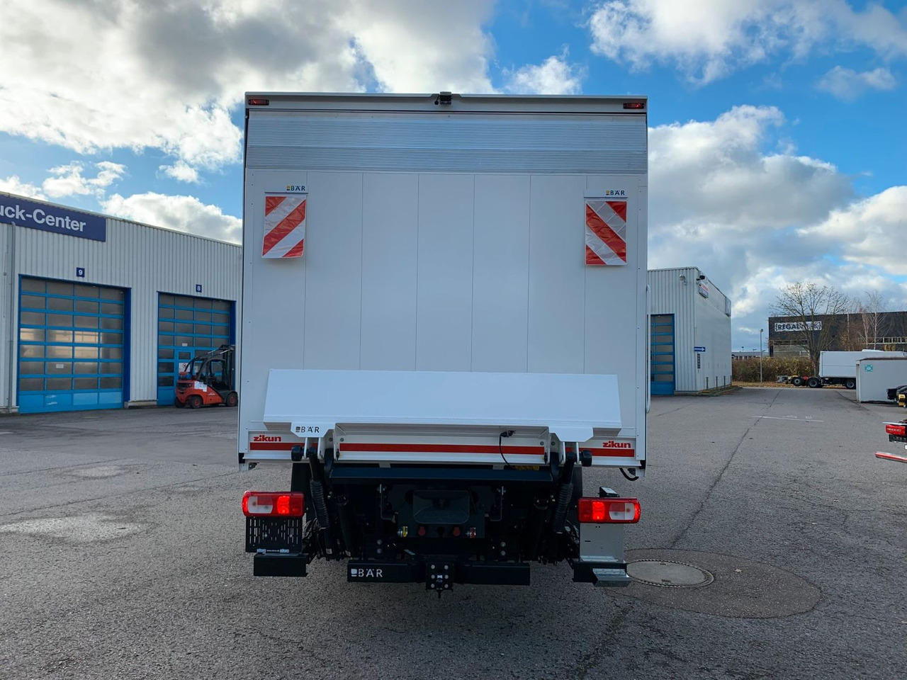 DAF FA XD 370 zikun Swing-Board-Aufbau - Camion pour le transport de boissons: photos 5 DAF FA XD 370 zikun Swing-Board-Aufbau - Camion pour le transport de boissons: photos 5